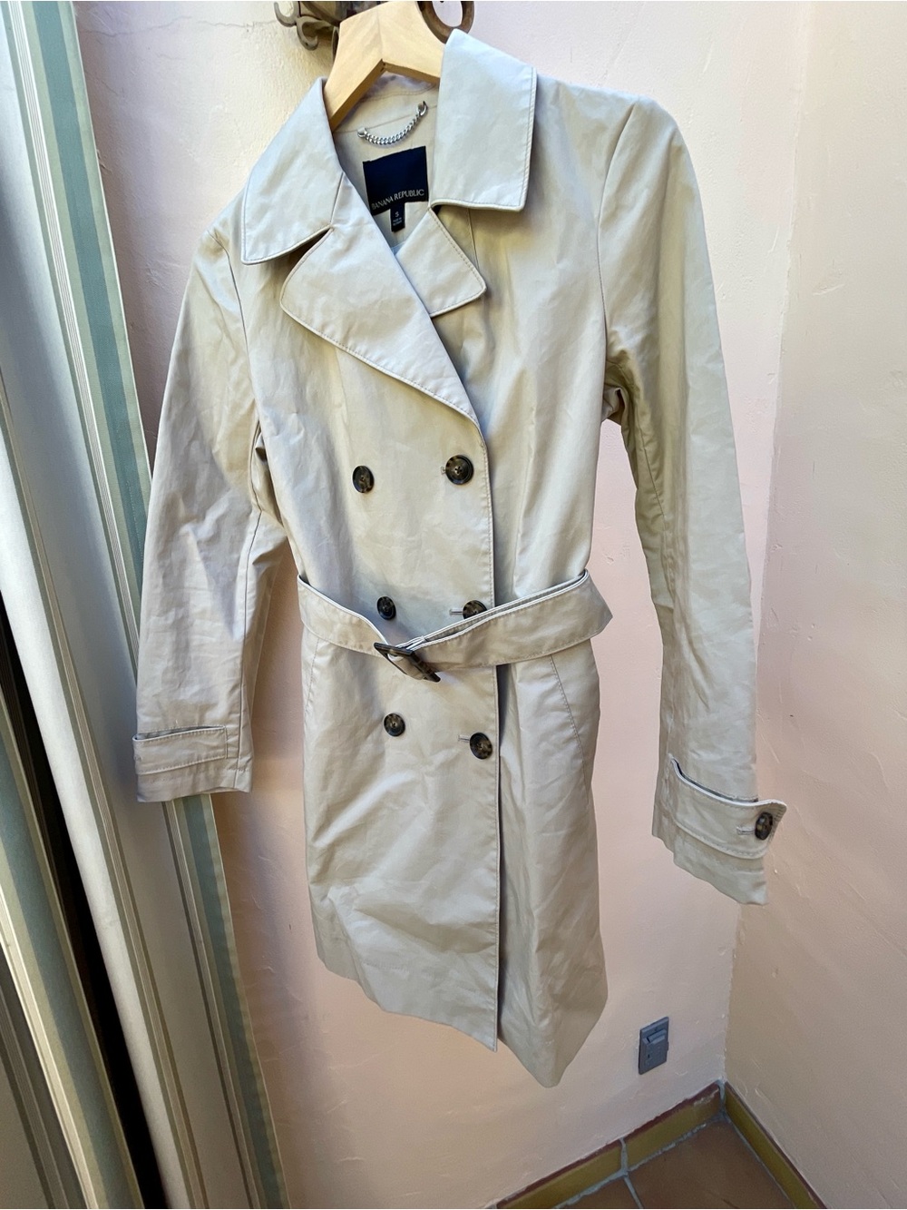 Banana Republic Light Beige Double-Breasted Trench Coat with Belt